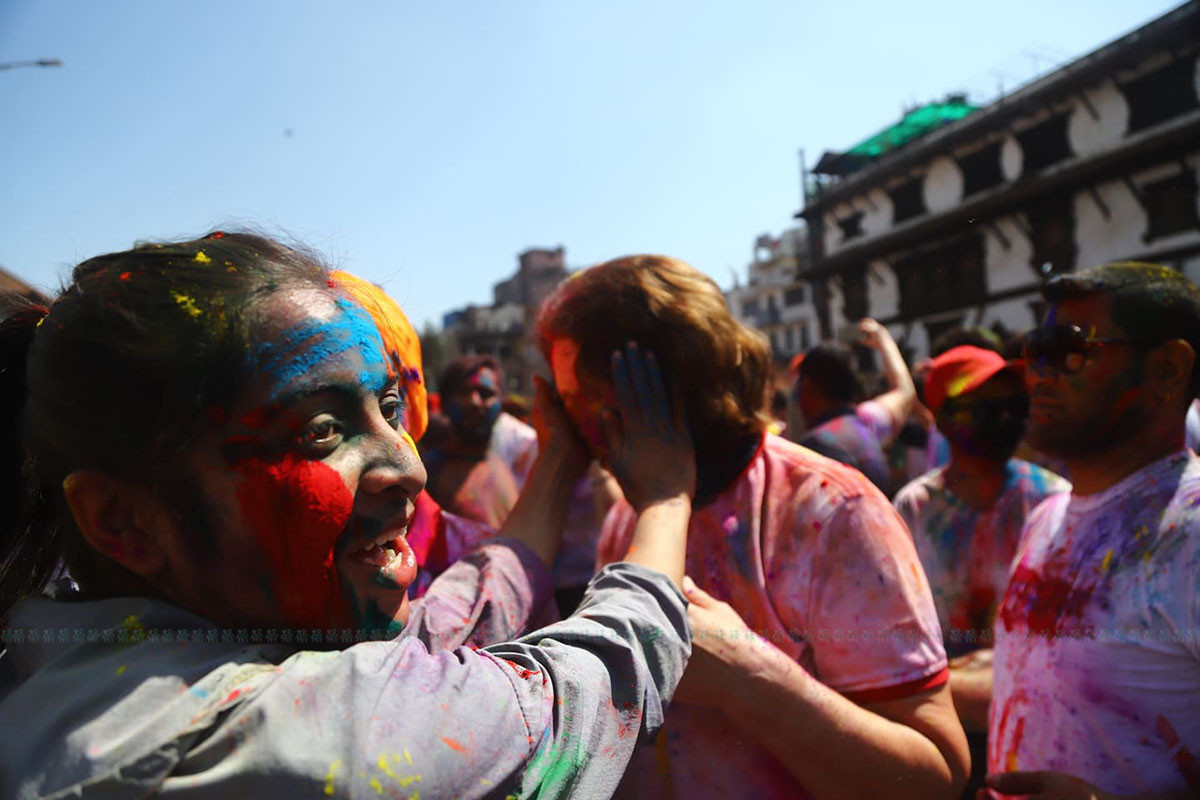 https://raracms.setopati.com/uploads/shares/2020/sujita/holi at basantapur/holi parba (1).jpg